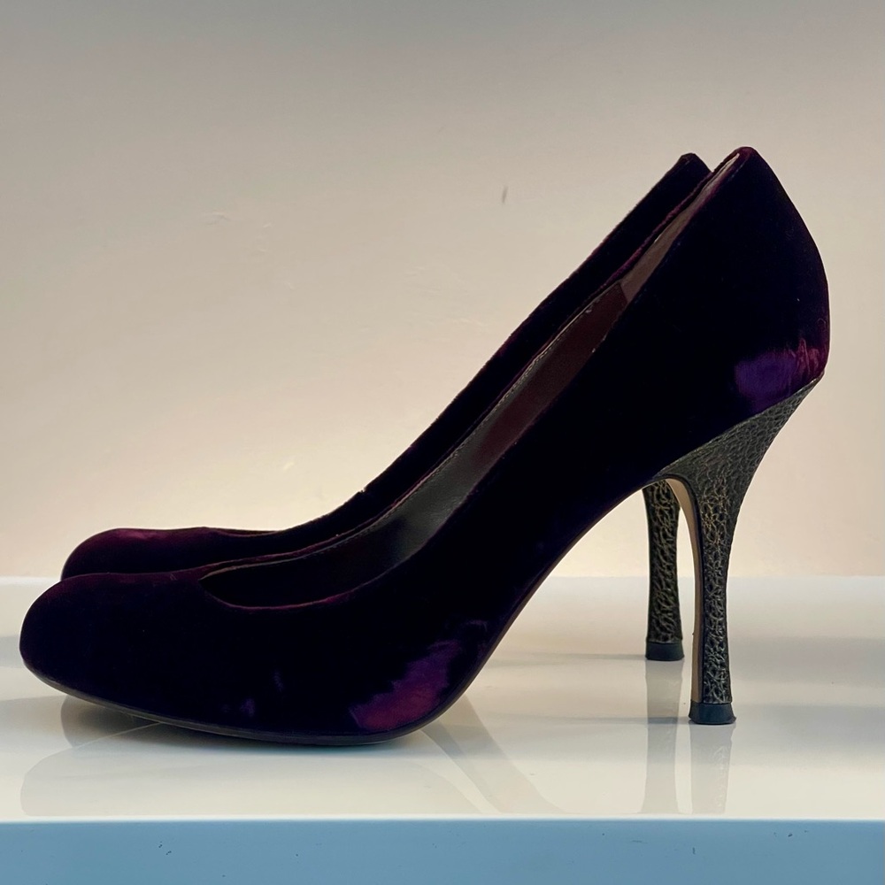 Max Studio Purple Burgundy Velvet Heels Size 8 - Picture 5 of 8